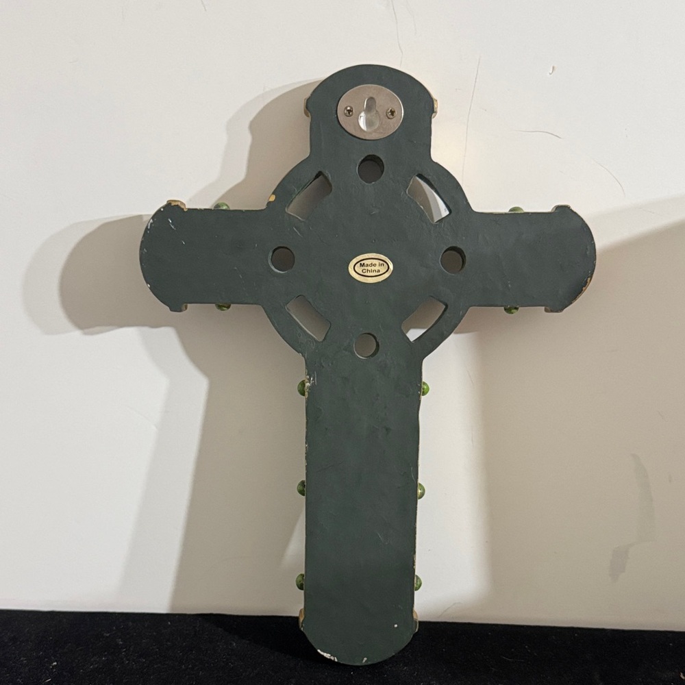 Celtic Cross Wall Decor in Green and Gold - Picture 4 of 7